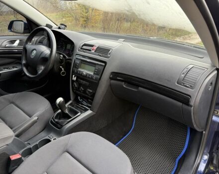 Шкода Октавия 2005 в Змиеве на Automoto.ua Синий Шкода Октавия, объемом двигателя 1.9 л и пробегом 300 тыс. км за 2750 $, фото 9 на Automoto.ua