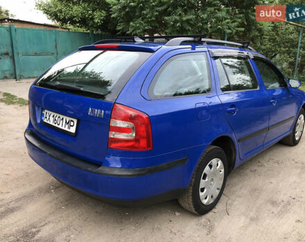 Синий Шкода Октавия, объемом двигателя 1.6 л и пробегом 250 тыс. км за 4200 $, фото 5 на Automoto.ua