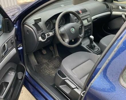 Синий Шкода Октавия, объемом двигателя 1.6 л и пробегом 330 тыс. км за 4300 $, фото 6 на Automoto.ua