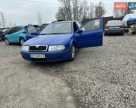 Синий Шкода Октавия, объемом двигателя 1.6 л и пробегом 220 тыс. км за 5800 $, фото 1 на Automoto.ua