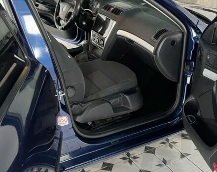 Синий Шкода Октавия, объемом двигателя 1.6 л и пробегом 275 тыс. км за 5300 $, фото 7 на Automoto.ua