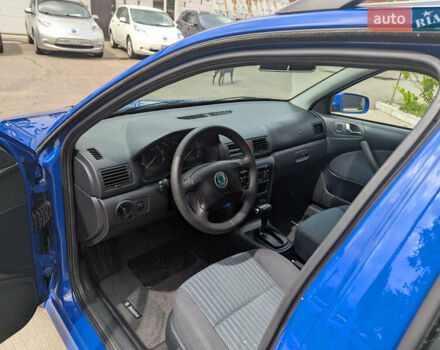 Синий Шкода Октавия, объемом двигателя 1.6 л и пробегом 226 тыс. км за 6400 $, фото 9 на Automoto.ua