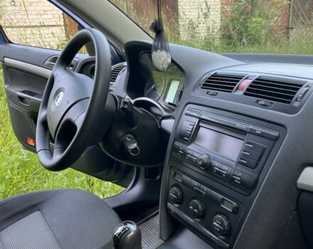 Синій Шкода Октавія, об'ємом двигуна 2 л та пробігом 297 тис. км за 2100 $, фото 22 на Automoto.ua