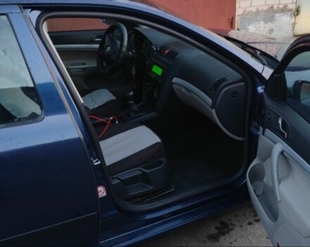 Синий Шкода Октавия, объемом двигателя 1.9 л и пробегом 548 тыс. км за 2999 $, фото 4 на Automoto.ua