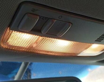 Синий Шкода Октавия, объемом двигателя 1.6 л и пробегом 226 тыс. км за 7000 $, фото 9 на Automoto.ua