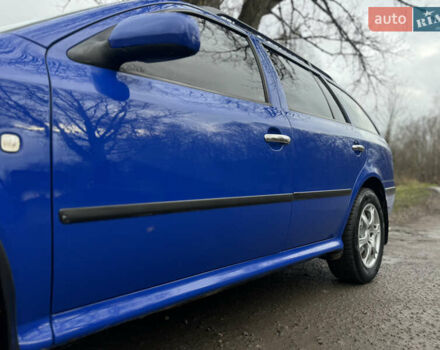 Синий Шкода Октавия, объемом двигателя 1.6 л и пробегом 258 тыс. км за 5350 $, фото 3 на Automoto.ua