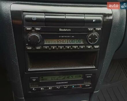 Синий Шкода Октавия, объемом двигателя 1.6 л и пробегом 237 тыс. км за 5250 $, фото 65 на Automoto.ua