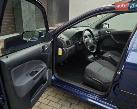 Синий Шкода Октавия, объемом двигателя 1.6 л и пробегом 205 тыс. км за 4999 $, фото 18 на Automoto.ua