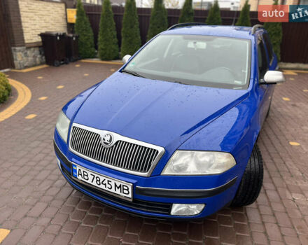 Синий Шкода Октавия, объемом двигателя 1.6 л и пробегом 220 тыс. км за 7200 $, фото 2 на Automoto.ua