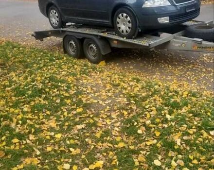 Синий Шкода Октавия, объемом двигателя 2 л и пробегом 319 тыс. км за 3600 $, фото 3 на Automoto.ua