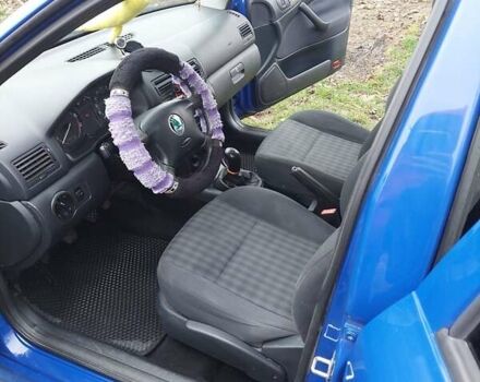 Синий Шкода Октавия, объемом двигателя 1.6 л и пробегом 218 тыс. км за 5800 $, фото 4 на Automoto.ua