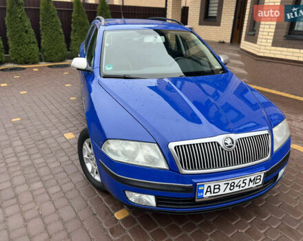 Синий Шкода Октавия, объемом двигателя 1.6 л и пробегом 220 тыс. км за 7200 $, фото 1 на Automoto.ua