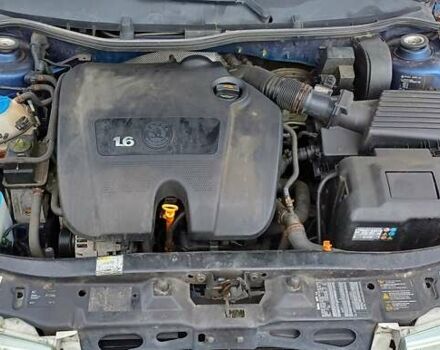 Синий Шкода Октавия, объемом двигателя 1.6 л и пробегом 237 тыс. км за 5250 $, фото 69 на Automoto.ua