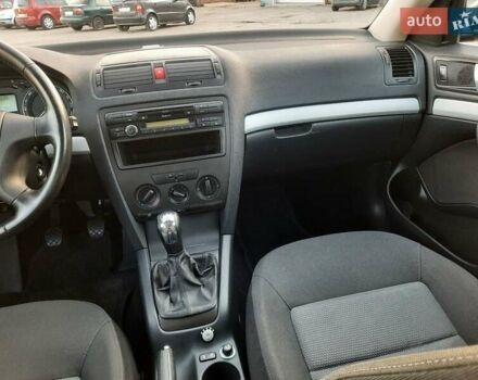 Синий Шкода Октавия, объемом двигателя 1.6 л и пробегом 201 тыс. км за 6850 $, фото 64 на Automoto.ua