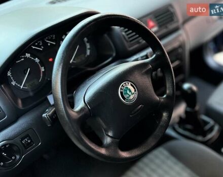 Синий Шкода Октавия, объемом двигателя 1.6 л и пробегом 184 тыс. км за 5450 $, фото 6 на Automoto.ua