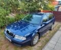 Синий Шкода Октавия, объемом двигателя 1.6 л и пробегом 165 тыс. км за 5550 $, фото 1 на Automoto.ua