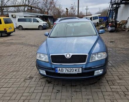 Синий Шкода Октавия, объемом двигателя 1.6 л и пробегом 253 тыс. км за 4600 $, фото 5 на Automoto.ua