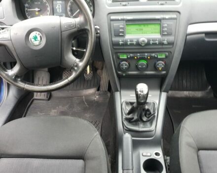 Синій Шкода Октавія, об'ємом двигуна 2 л та пробігом 333 тис. км за 3000 $, фото 6 на Automoto.ua