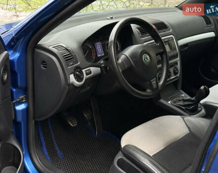 Синий Шкода Октавия, объемом двигателя 2 л и пробегом 314 тыс. км за 6850 $, фото 13 на Automoto.ua