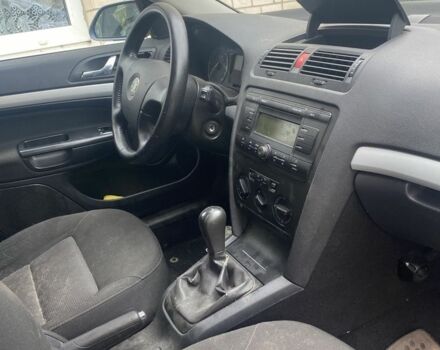 Синий Шкода Октавия, объемом двигателя 1.9 л и пробегом 300 тыс. км за 2950 $, фото 5 на Automoto.ua