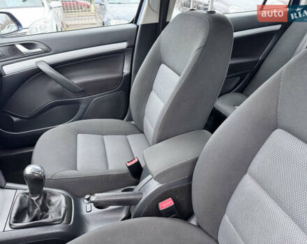 Синий Шкода Октавия, объемом двигателя 1.6 л и пробегом 227 тыс. км за 6200 $, фото 17 на Automoto.ua