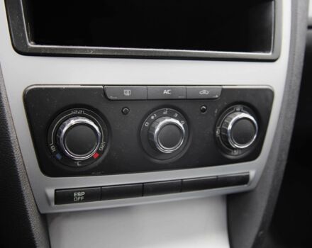 Шкода Октавія 2009 у Харкові на Automoto.ua Синій Шкода Октавія, об'ємом двигуна 1.6 л та пробігом 249 тис. км за 6999 $, фото 15 на Automoto.ua