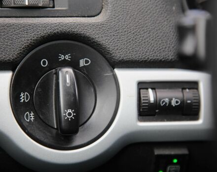 Шкода Октавія 2009 у Харкові на Automoto.ua Синій Шкода Октавія, об'ємом двигуна 1.6 л та пробігом 249 тис. км за 6999 $, фото 19 на Automoto.ua