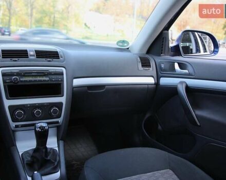 Шкода Октавія 2009 у Харкові на Automoto.ua Синій Шкода Октавія, об'ємом двигуна 1.6 л та пробігом 249 тис. км за 6999 $, фото 12 на Automoto.ua