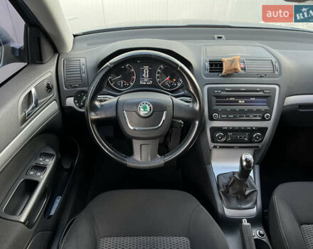 Синий Шкода Октавия, объемом двигателя 1.39 л и пробегом 250 тыс. км за 6800 $, фото 11 на Automoto.ua