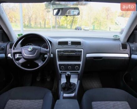 Шкода Октавія 2009 у Харкові на Automoto.ua Синій Шкода Октавія, об'ємом двигуна 1.6 л та пробігом 249 тис. км за 6999 $, фото 11 на Automoto.ua