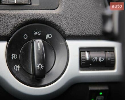 Шкода Октавія 2009 у Харкові на Automoto.ua Синій Шкода Октавія, об'ємом двигуна 1.6 л та пробігом 249 тис. км за 6999 $, фото 19 на Automoto.ua