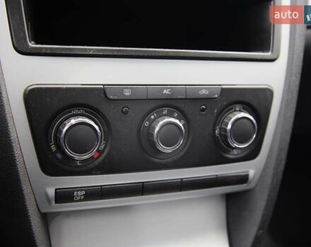 Шкода Октавія 2009 у Харкові на Automoto.ua Синій Шкода Октавія, об'ємом двигуна 1.6 л та пробігом 249 тис. км за 6999 $, фото 15 на Automoto.ua