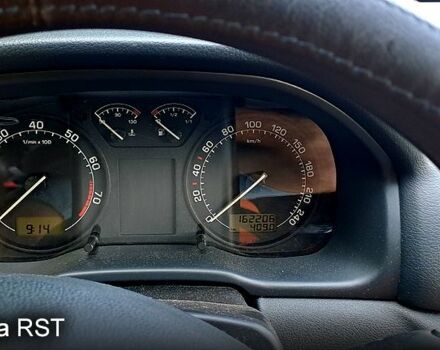 Синий Шкода Октавия, объемом двигателя 1.6 л и пробегом 176 тыс. км за 6000 $, фото 5 на Automoto.ua