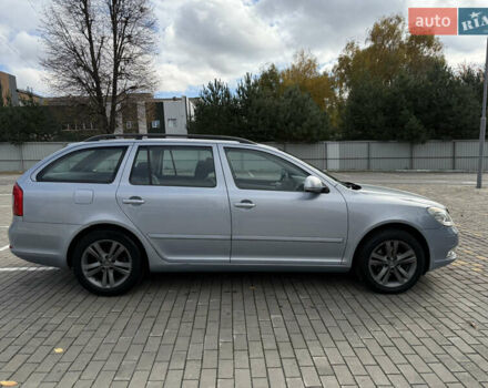 Шкода Октавия 2009 в Луцке на Automoto.ua Синий Шкода Октавия, объемом двигателя 0 л и пробегом 274 тыс. км за 6850 $, фото 3 на Automoto.ua