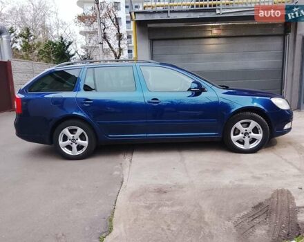 Синій Шкода Октавія, об'ємом двигуна 1.8 л та пробігом 228 тис. км за 7600 $, фото 1 на Automoto.ua