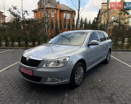 Синий Шкода Октавия, объемом двигателя 1.6 л и пробегом 186 тыс. км за 8400 $, фото 3 на Automoto.ua