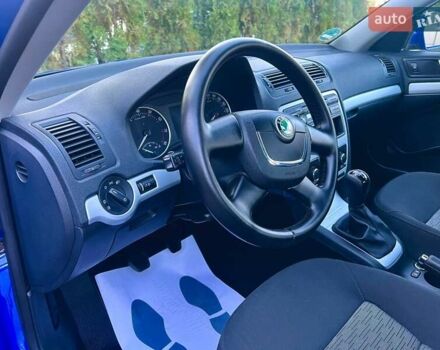 Шкода Октавия 2010 в Полтаве на Automoto.ua Синий Шкода Октавия, объемом двигателя 1.6 л и пробегом 233 тыс. км за 7800 $, фото 156 на Automoto.ua