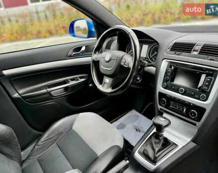 Синій Шкода Октавія, об'ємом двигуна 2 л та пробігом 205 тис. км за 11000 $, фото 55 на Automoto.ua