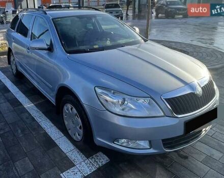 Синий Шкода Октавия, объемом двигателя 1.2 л и пробегом 202 тыс. км за 5200 $, фото 2 на Automoto.ua