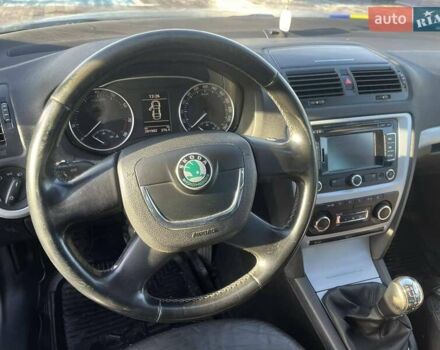 Синий Шкода Октавия, объемом двигателя 1.2 л и пробегом 202 тыс. км за 5200 $, фото 7 на Automoto.ua