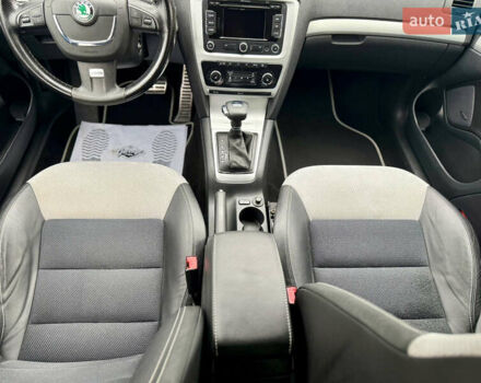 Синій Шкода Октавія, об'ємом двигуна 2 л та пробігом 205 тис. км за 11000 $, фото 33 на Automoto.ua