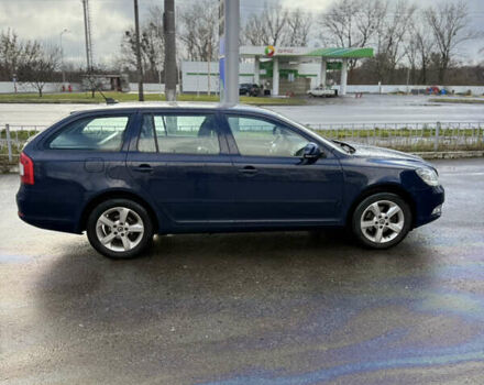 Синий Шкода Октавия, объемом двигателя 1.6 л и пробегом 215 тыс. км за 9500 $, фото 1 на Automoto.ua