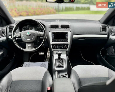 Синій Шкода Октавія, об'ємом двигуна 2 л та пробігом 205 тис. км за 11000 $, фото 29 на Automoto.ua