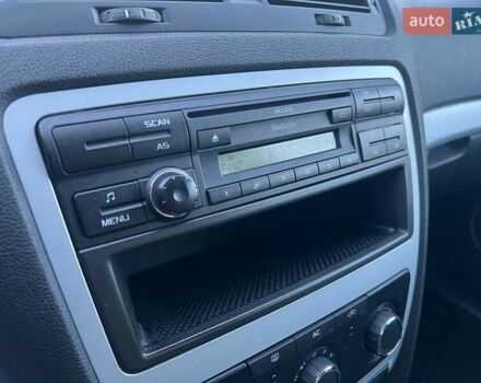 Шкода Октавия 2010 в Полтаве на Automoto.ua Синий Шкода Октавия, объемом двигателя 1.6 л и пробегом 233 тыс. км за 7800 $, фото 74 на Automoto.ua