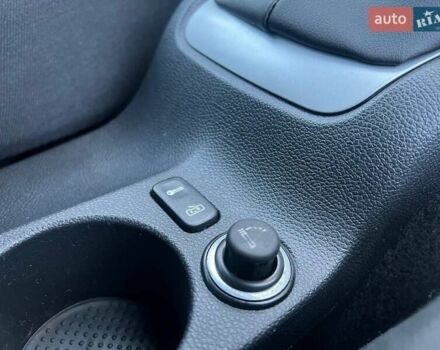 Шкода Октавия 2010 в Полтаве на Automoto.ua Синий Шкода Октавия, объемом двигателя 1.6 л и пробегом 233 тыс. км за 7800 $, фото 92 на Automoto.ua