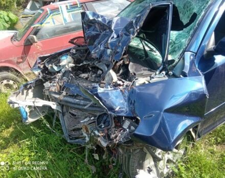 Синій Шкода Октавія, об'ємом двигуна 1.2 л та пробігом 200 тис. км за 1500 $, фото 6 на Automoto.ua