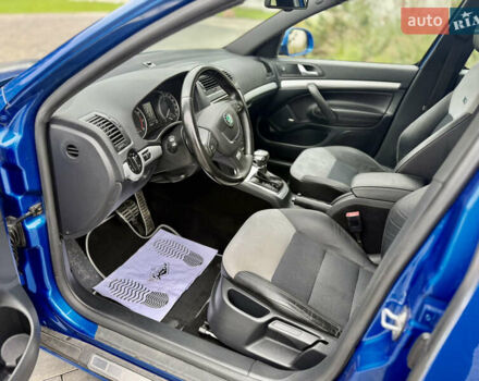 Синій Шкода Октавія, об'ємом двигуна 2 л та пробігом 205 тис. км за 11000 $, фото 24 на Automoto.ua