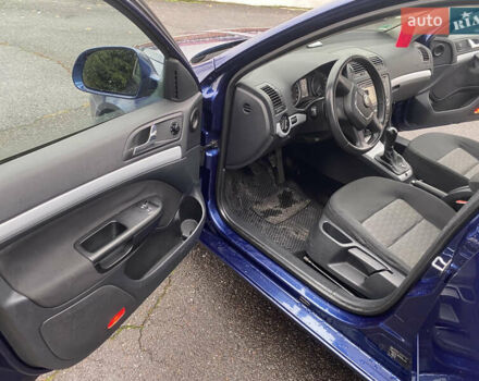 Синій Шкода Октавія, об'ємом двигуна 1.6 л та пробігом 294 тис. км за 7000 $, фото 11 на Automoto.ua