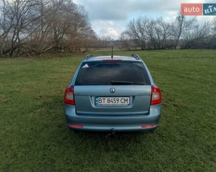 Синий Шкода Октавия, объемом двигателя 2 л и пробегом 299 тыс. км за 7800 $, фото 1 на Automoto.ua