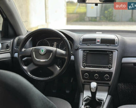 Шкода Октавия 2011 в Ужгороде на Automoto.ua Синий Шкода Октавия, объемом двигателя 1.6 л и пробегом 350 тыс. км за 6200 $, фото 15 на Automoto.ua